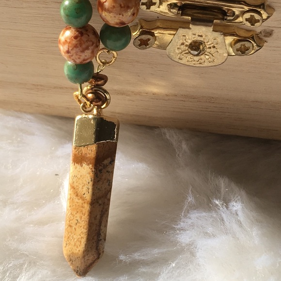 NEW✨Boho Green Beaded & Wooden Charm Necklace CCO - Picture 4 of 5